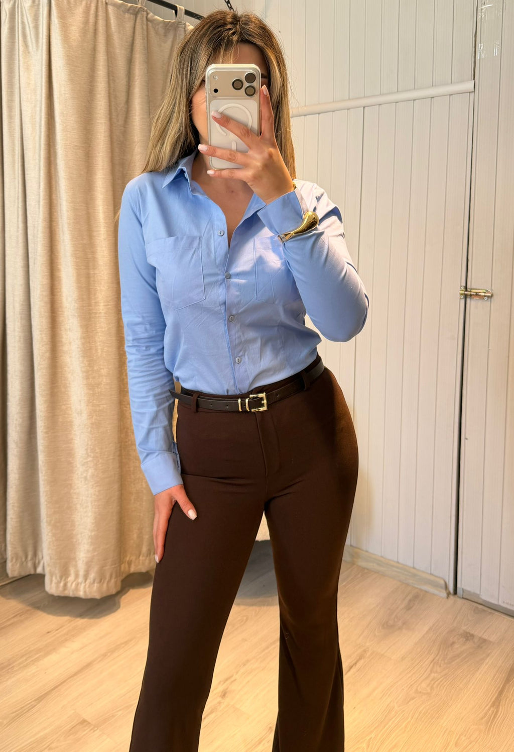 KENDİNDEN KEMERLİ BİR BEDEN ZAYIF GÖSTEREN İSOANYOL KUMAŞ PANTOLON