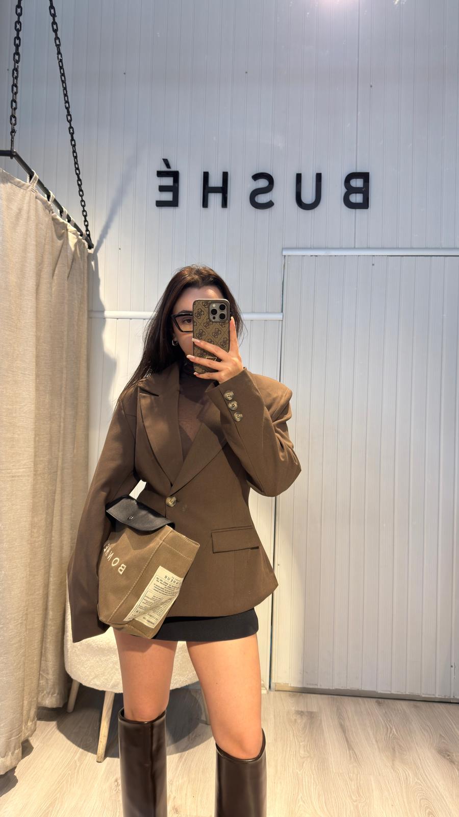 KAHVERENGİ BELDEN OTURTMALI TEK DÜĞME BLAZER