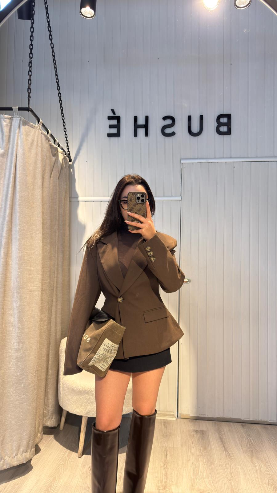 KAHVERENGİ BELDEN OTURTMALI TEK DÜĞME BLAZER
