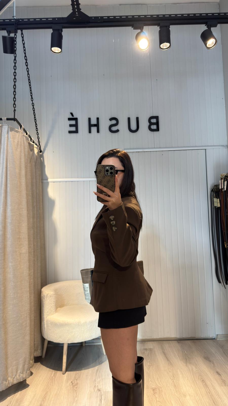 KAHVERENGİ BELDEN OTURTMALI TEK DÜĞME BLAZER