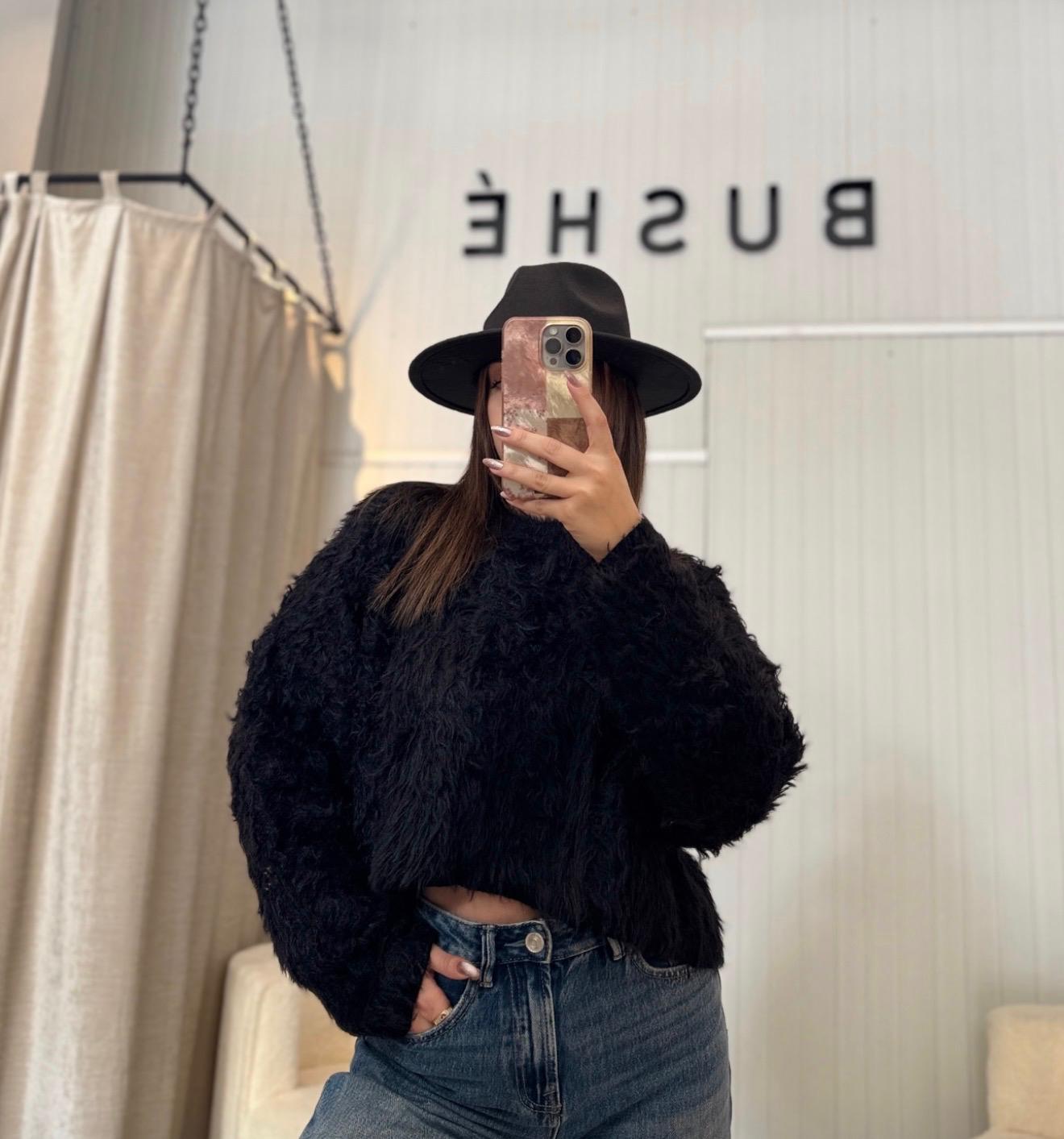 SİYAH TÜYLÜ KAZAK