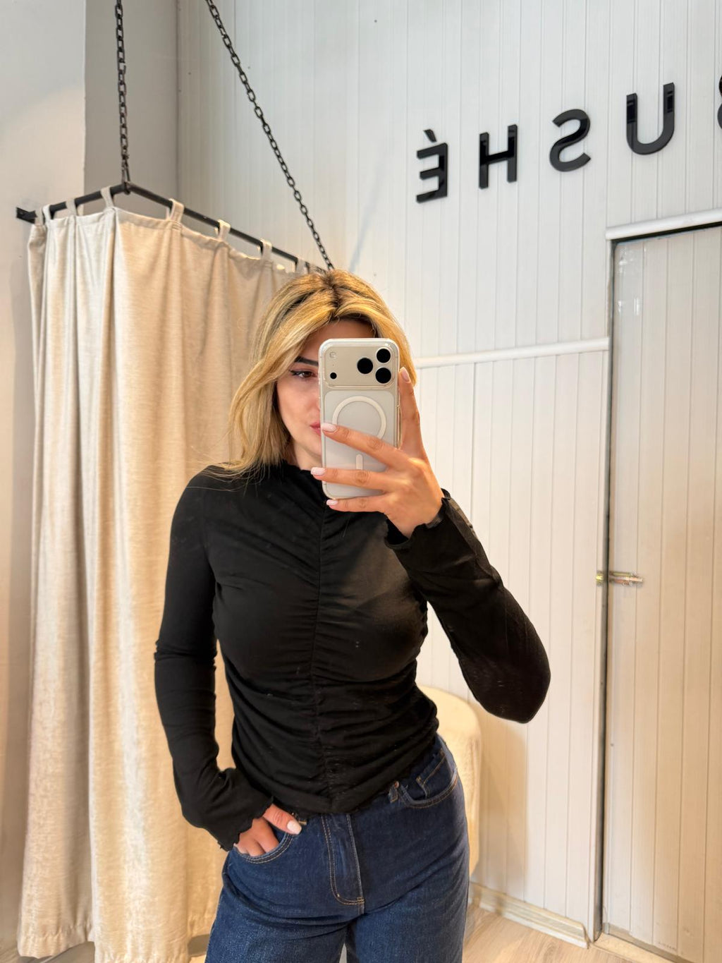 ÖNÜ BÜZGÜLÜ BLUZ