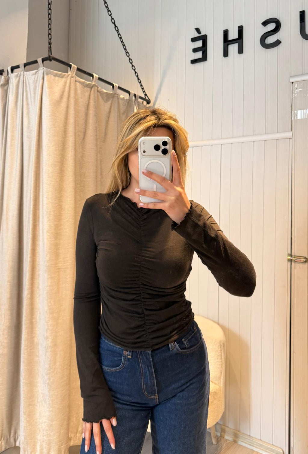 ÖNÜ BÜZGÜLÜ BLUZ