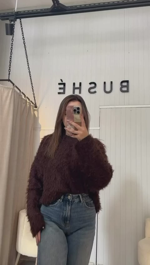 SİYAH TÜYLÜ KAZAK